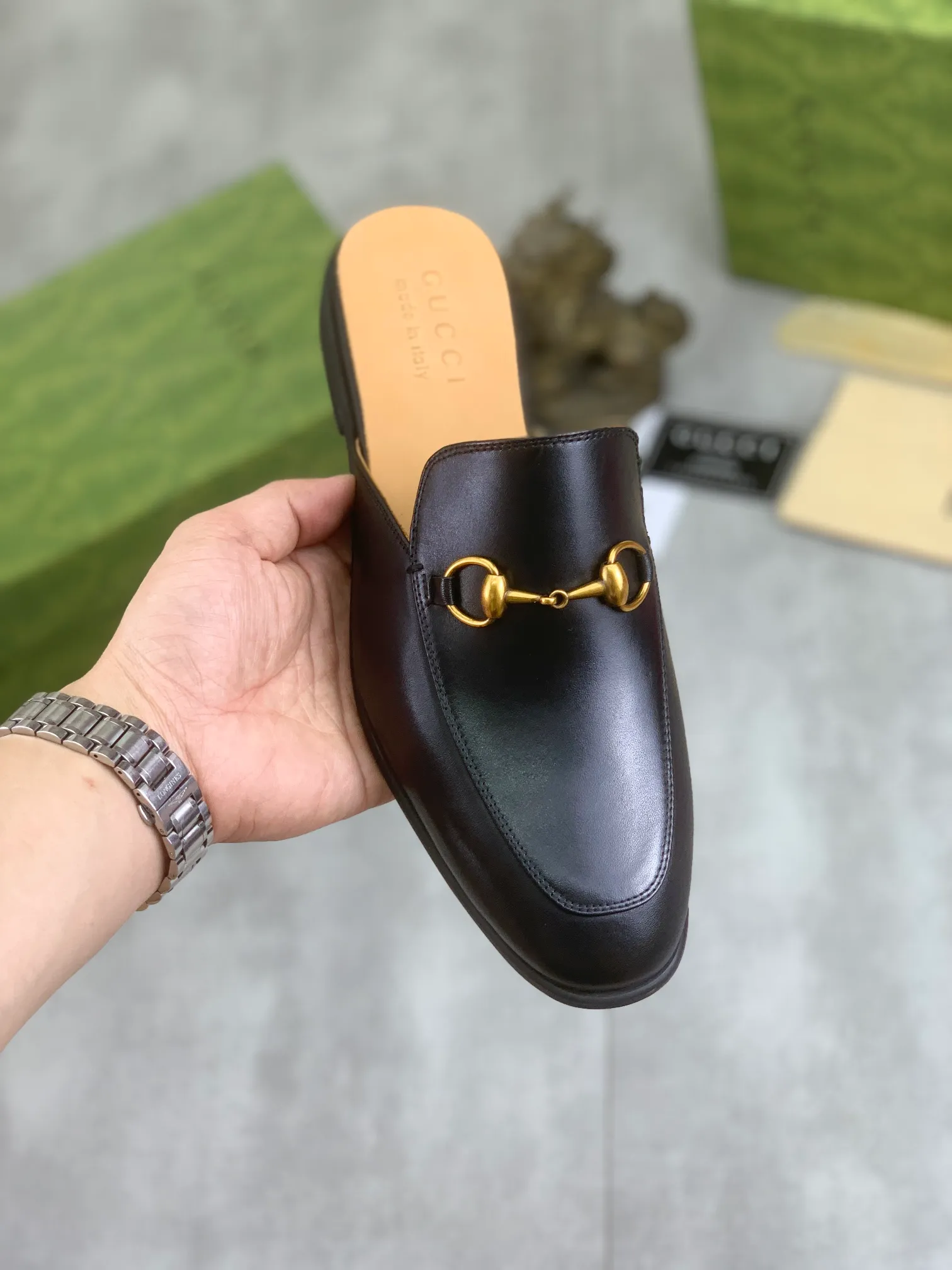 Men's Men's Shoes💰P480💰【New Style】Water-dyed Niuli High Quality Gucci half-drag business leather shoes hot selection (Gucci) official website latest Gucci half-drag 🎁 business leather shoes, hot style 💥 simple and elegant style, exclusive for trendy men. Unique official website latest brand original double G embossing Elements 👑 Original Gucci decoration, fashionable and elegant, fabric original calfskin ✅ Fully imported first-layer cowhide lining, official website designated wear-resistant, rubber business outsole, classic model taken at the counter in real life 🎬Number: 38-44 (45 46 customized) 2⃣️colors available